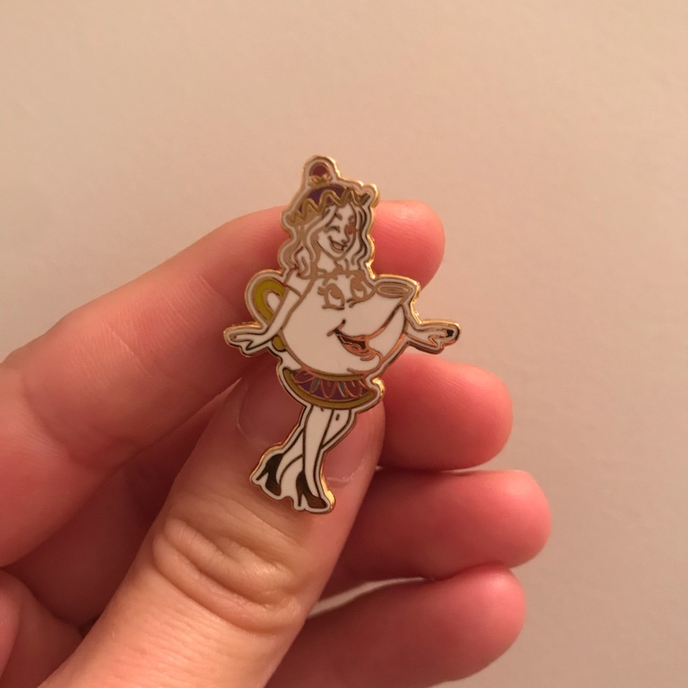 Disney Mrs. Potts beauty and the beast pin
